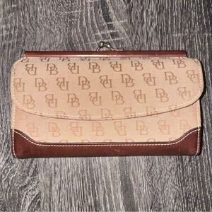 Vtg Dooney & Bourke Brown/Tan Leather Monogram Trifold Checkbook Wallet Clutch